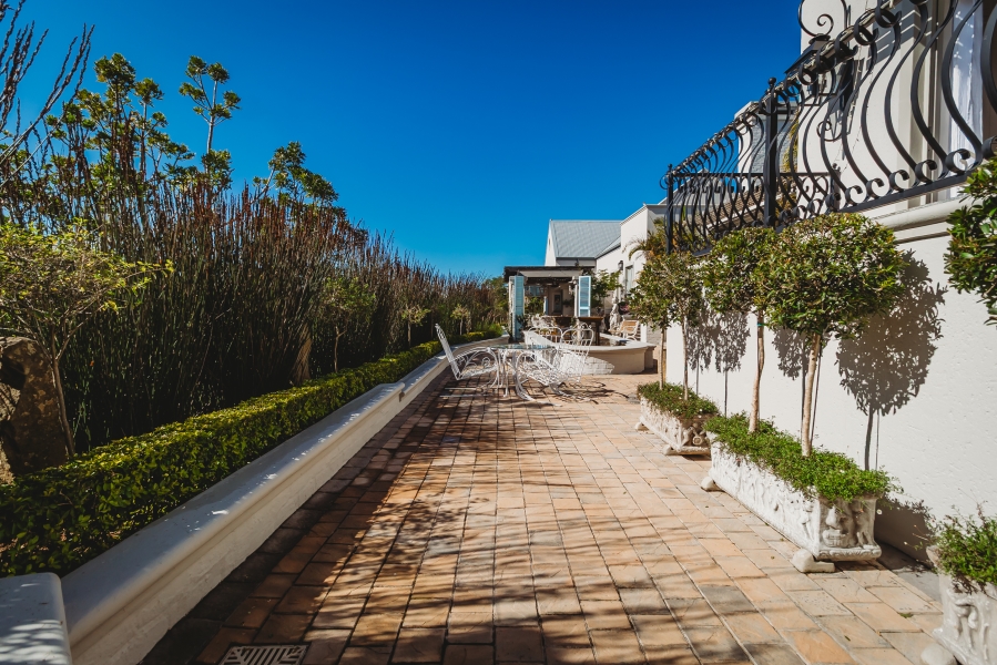 3 Bedroom Property for Sale in Kraaibosch Manor Western Cape